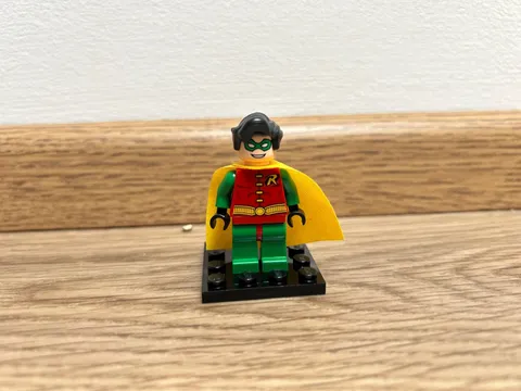 Lego Robin minifigure bat009 from set 7783