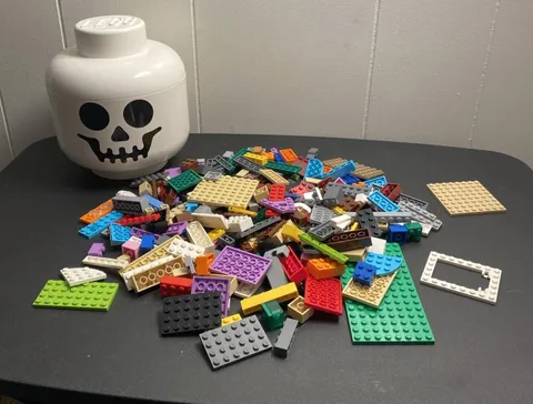 Lego Skeleton Minifig Head Storage Container 3/4 Lb Lego Bricks Sorted Guc