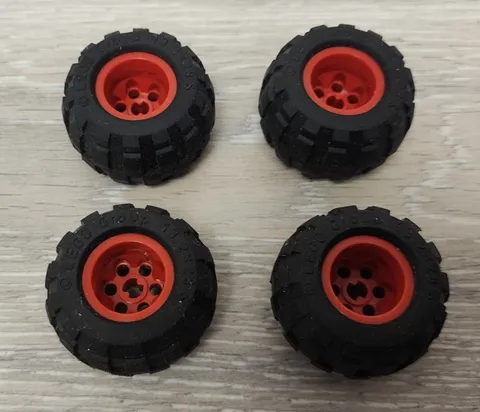 Lego 6579 Tire 43.2 x 28 S Balloon Small & 6580 Red Wheel 43.2 x 28 Lot Of 4