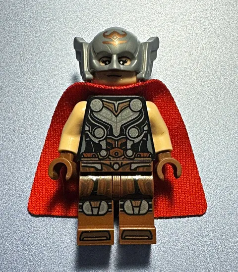 LEGO Marvel Super Heroes Thor Minifigure w/ Red Cape & Helmet, Goat Boat set