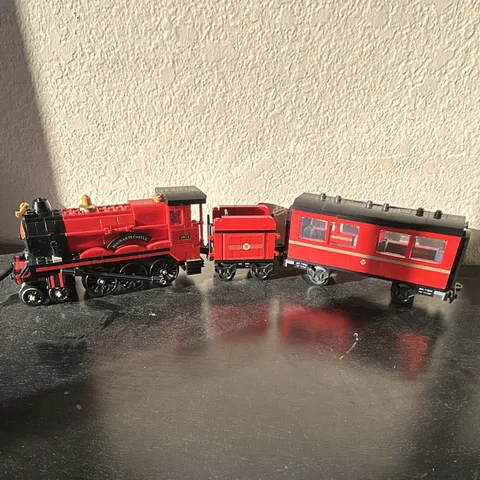 LEGO Hogwarts Express Harry Potter Train Engine Tender Passenger Car