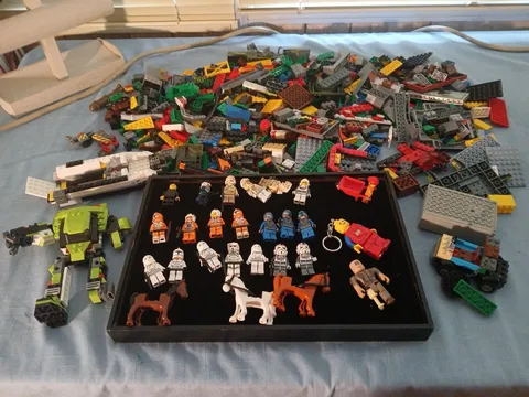 5 Lbs. of LEGO Assorted Mini-figures, Pieces, and Parts AS PICTURED