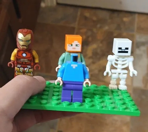 LEGO Minifigure Lot of 3 Minecraft Alex Skeleton Iron Man