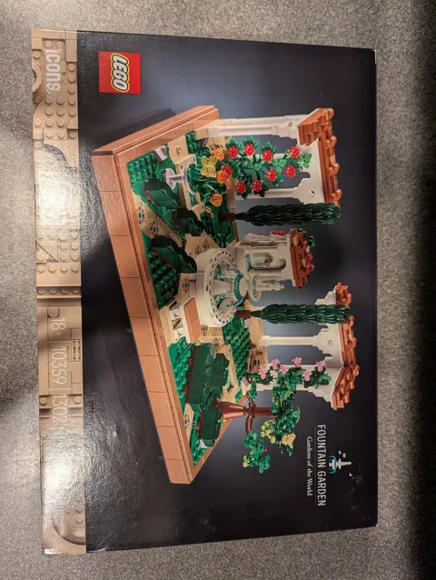 LEGO Icons Fountain Garden 10359 Brand New Sealed