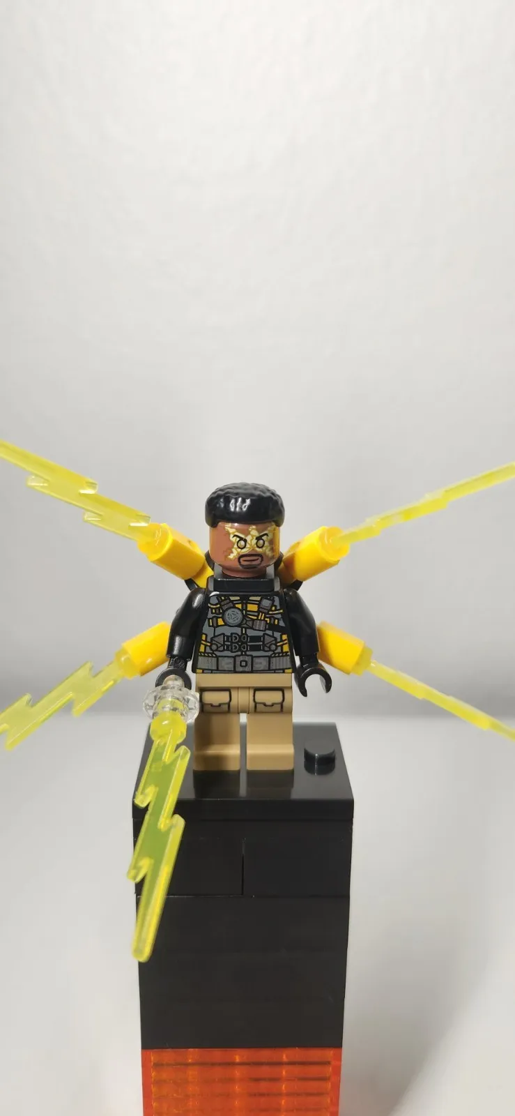 LEGO Marvel Electro Minifigure -Spider-Man No Way Home (sh0945) - Authentic