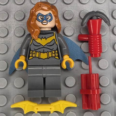 Lego DC Super Heroes Minifigure SH0658 Batgirl Dark Bluish Gray Suit Rebirth