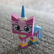 LEGO Minifigures Unikitty Unikitticorn Pink Blue Tail Unikitty!