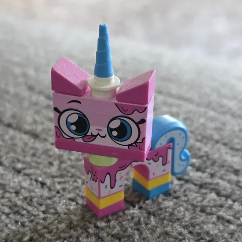 LEGO Minifigures Unikitty Unikitticorn Pink Blue Tail Unikitty!