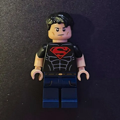 LEGO 5004076 DC Super Heroes Superboy Minifigure 2014 Target Exclusive NEW