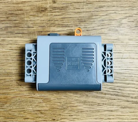 LEGO POWER FUNCTIONS 9V BATTERY BOX 4X11X7 ORANGE SWITCH #59510C01