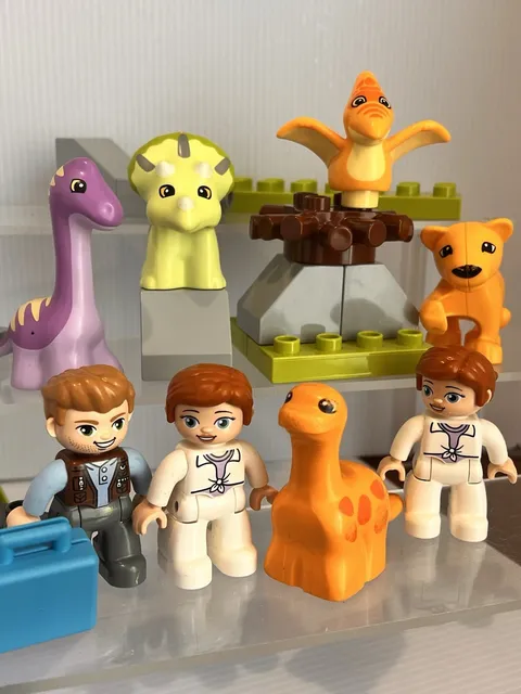 LEGO DUPLO Jurassic World Dinosaurs Nursery 10938 Mini Figures Extras Lot
