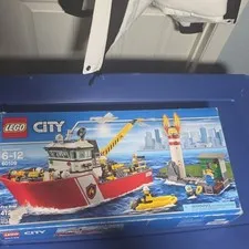 LEGO City Fire 60109 Fire Boat 412 pcs Ages 6-12 Complete Set
