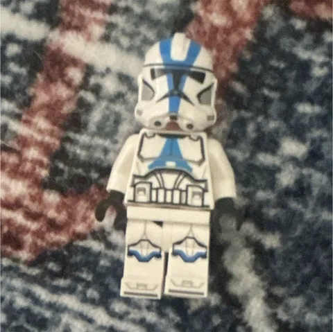 LEGO Star Wars Clone Trooper Minifigure White Armor with Blue Markings