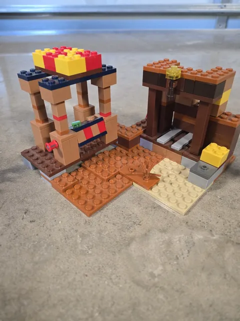 LEGO Minecraft: The Trading Post (21167)