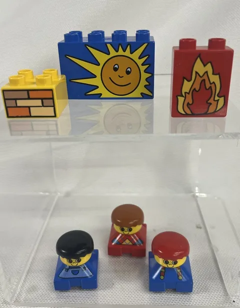 Vtg Lego Duplo People Older Style Bust Square Sunshine Fire Brick pieces lot