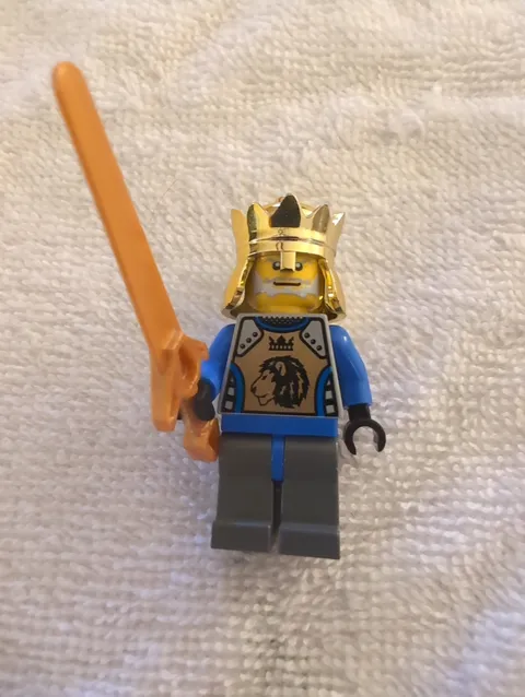 LEGO Knights' Kingdom II King King Mathias Minifigure With Sword