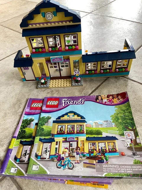 LEGO FRIENDS: Heartlake High (41005) **ORIGINAL BOX NOT INCLUDED**