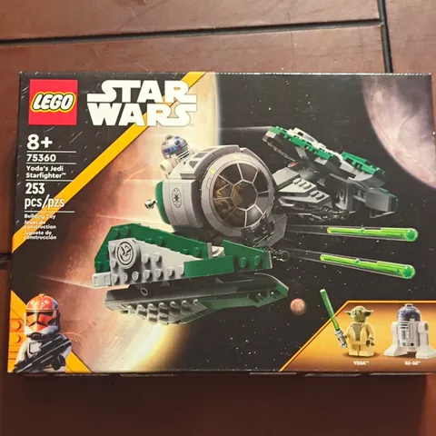LEGO Star Wars Yoda's Jedi Starfighter 75360 R2-D2 Yoda 253 pcs 8+