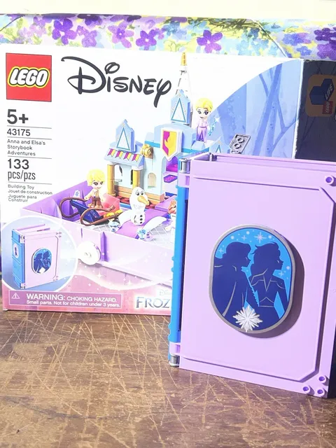LEGO Disney Frozen II Anna and Elsa's Storybook Adventures (43175) 133 pcs 5+