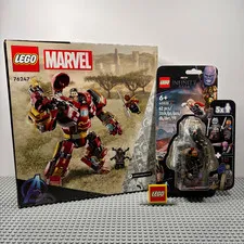 LEGO Super Heros: Hulkbuster # 76247 & Avengers 5 Minifigure Pack # 40525