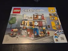 LEGO CREATOR: Townhouse Pet Shop & Café (31097) - Complete