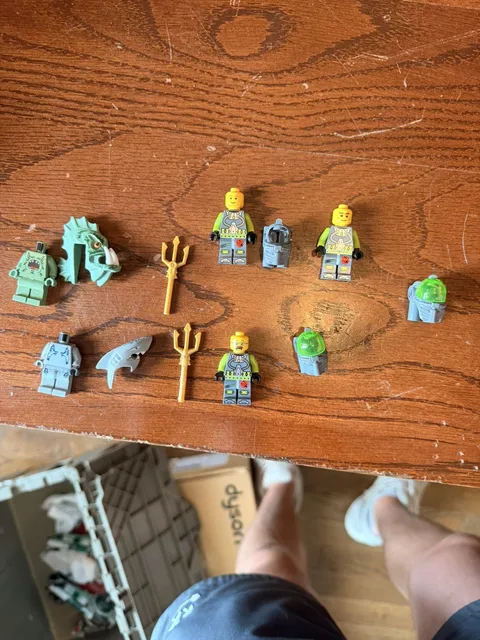 LEGO Atlantis Minifigure Lot w/ Accessories ￼