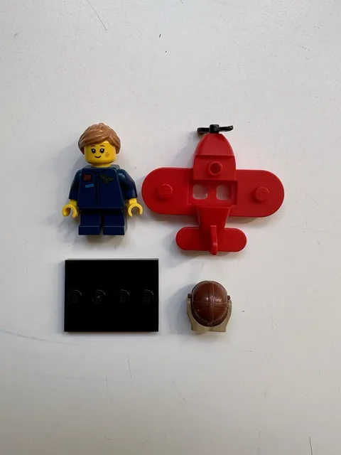 LEGO Series 21 Collectible Minifigures 71029 Airplane Girl