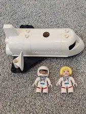Lego Duplo Item Space Shuttle With Astronaut Minifigures And Duplo Satellite. 