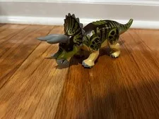 LEGO JURASSIC WORLD 75937 Triceratops Rampage, Dinosaur Only