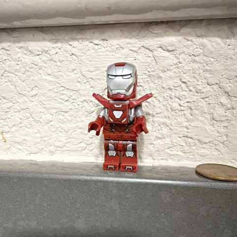 LEGO Iron Man/Tony Stark silver centurion Minifigure. Iron man 3 rare polypag.