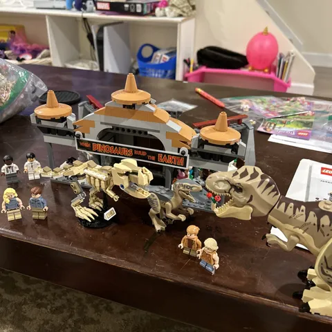 LEGO 76961 Jurassic Park Visitor Center T. Rex & Raptor Attack complete 