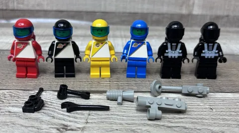 Vintage LEGO Space Mini-Figures Set 6703 Minifigures Figures Complete