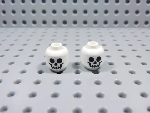 LEGO Lot of 2 White Printed Skeleton Head Heads Minifig BT