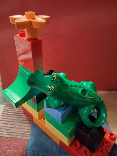 LEGO DUPLO - 50+ Bricks & Block & Pcs & Crocodile / Flower
