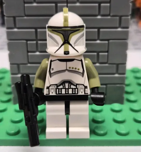 LEGO® Star Wars Clone Trooper Sergeant Minifigure Green Phase 1 75000 sw0438