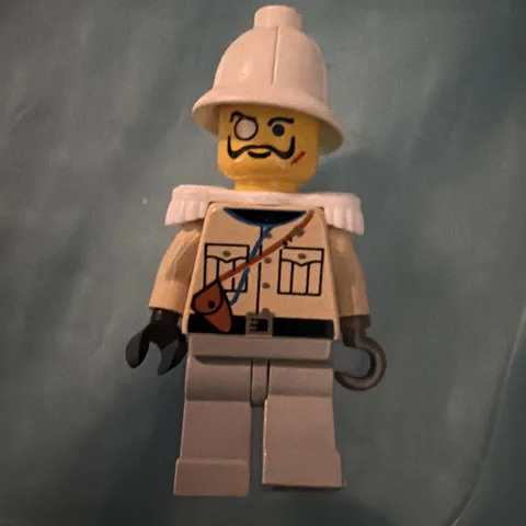 Lego Baron Von Barron Minifigure (adv039) - Pith Helmet and White Epaulettes