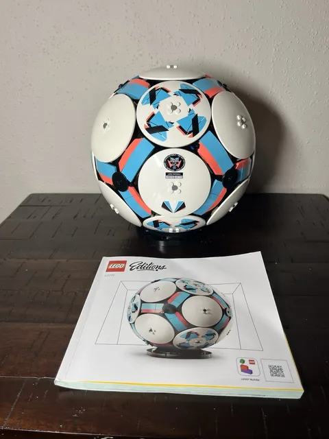 LEGO 43019 Editions SOCCER BALL Toy US FIFA World Cup Fully Assembled