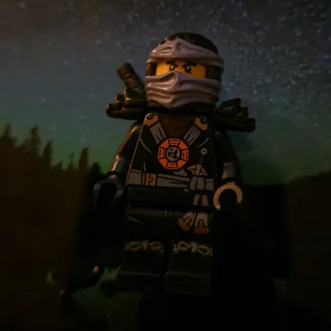 LEGO Ninjago Possession Cole Minifigure Deepstone Armor, Njo140 REAL