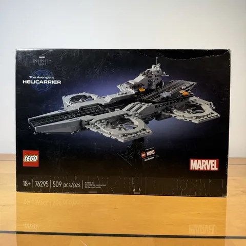LEGO Marvel The Avengers Helicarrier 76295 509pcs 18+ Display Stand