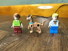 LEGO Scooby-Doo Minifigure Lot Shaggy Fred Scooby-Doo