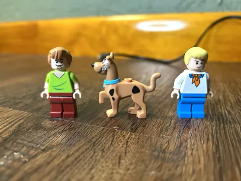 LEGO Scooby-Doo Minifigure Lot Shaggy Fred Scooby-Doo