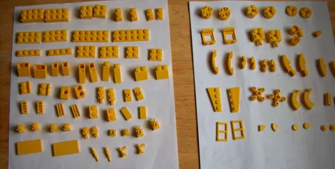 Lot/100 LEGO Pastel Yellow Blocks/Pieces