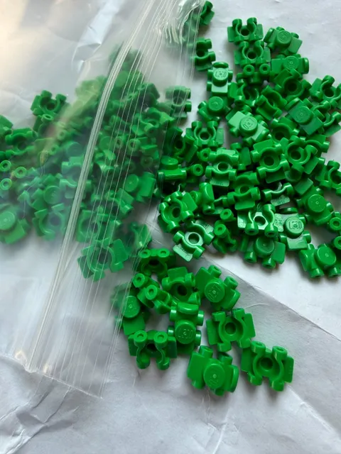 LEGO-NEW-#11253-BRIGHT GREEN-ROLLER SKATE-10 PIECES