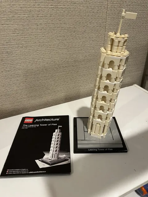LEGO Architecture The Leaning Tower of Pisa 21015. All pieces and instructions