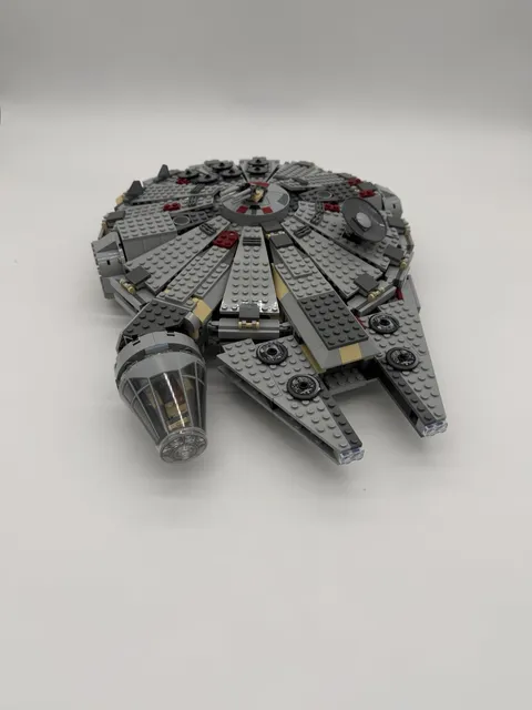 LEGO Star Wars: Millennium Falcon (4504)