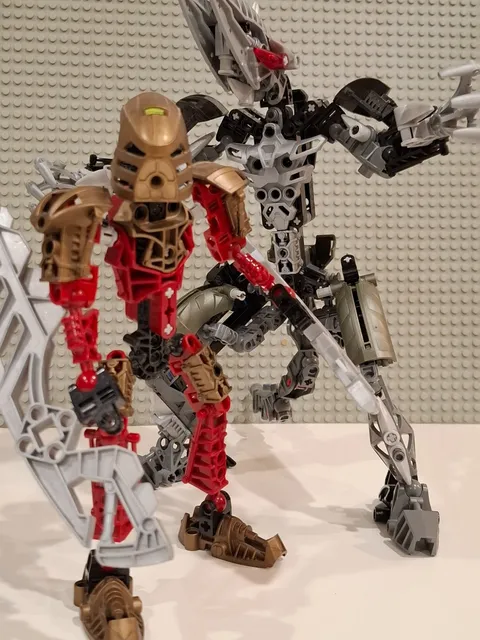 LEGO BIONICLE: Toa Lhikan and Kikanalo (8811)