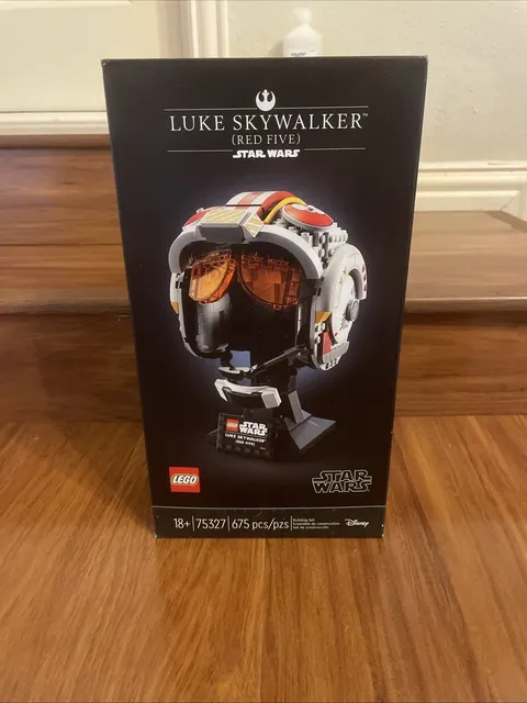 LEGO Star Wars: Luke Skywalker (Red Five) Helmet (75327)