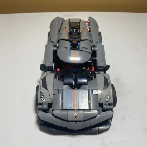 LEGO TECHNIC: Koenigsegg Jesko Absolut Gray Hypercar (42173) Out of box 