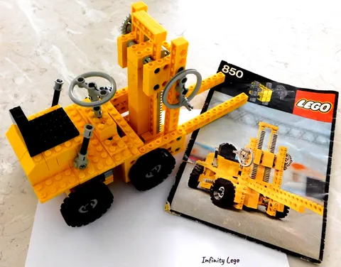 LEGO Vintage 1977 Technic Expert Builder Fork Lift Set 850 with Instructions