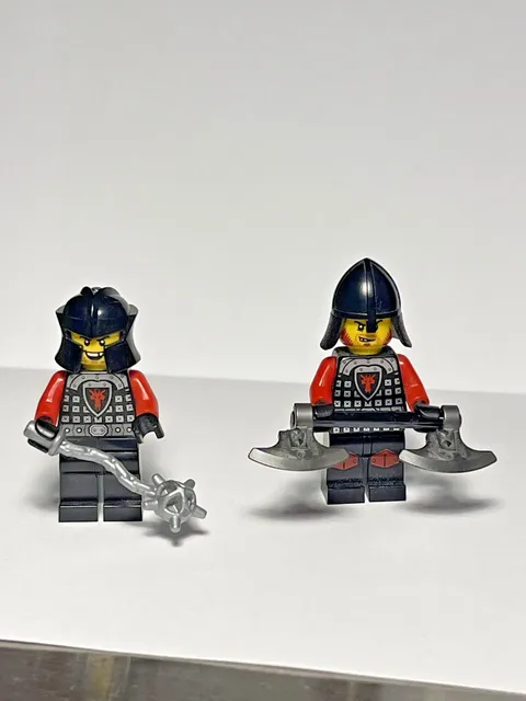 LEGO Castle: Dragon Knight Minifigure Lot (cas528/cas529) 70404